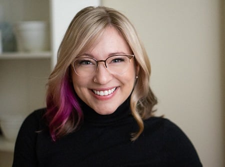 Mia Fine Sex Therapist